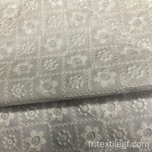 Tissu de broderie blanc -027